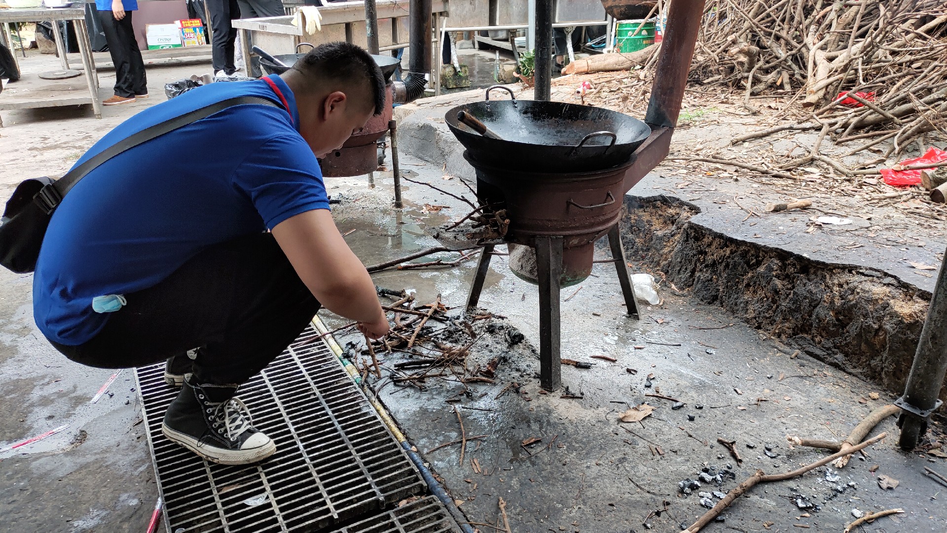 松湖騎行，穿樹飛花；農(nóng)家休閑，擁抱自然