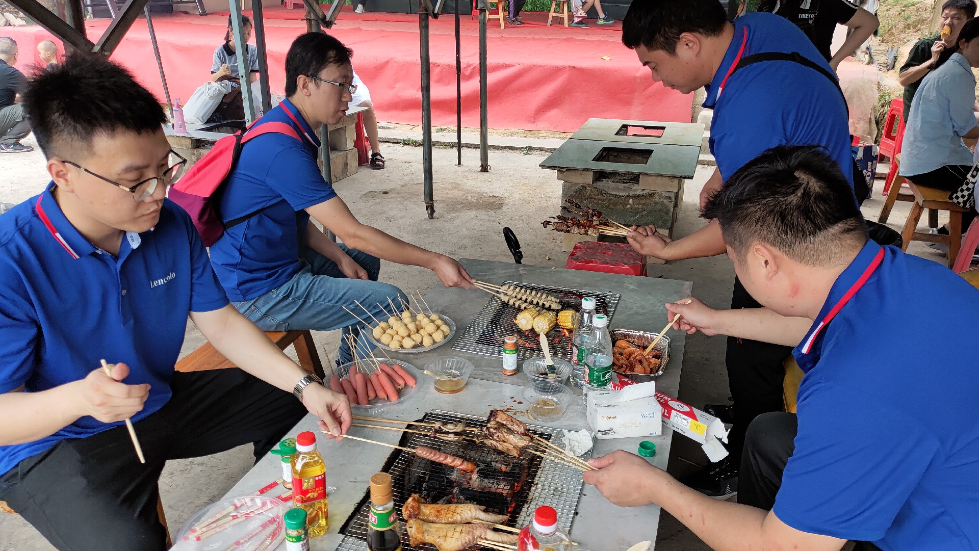 松湖騎行，穿樹飛花；農(nóng)家休閑，擁抱自然